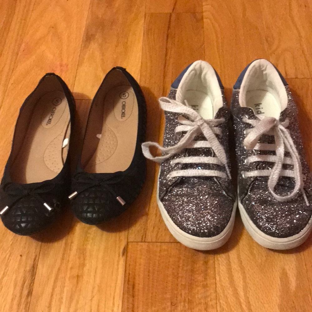 Girls size 5 shoes